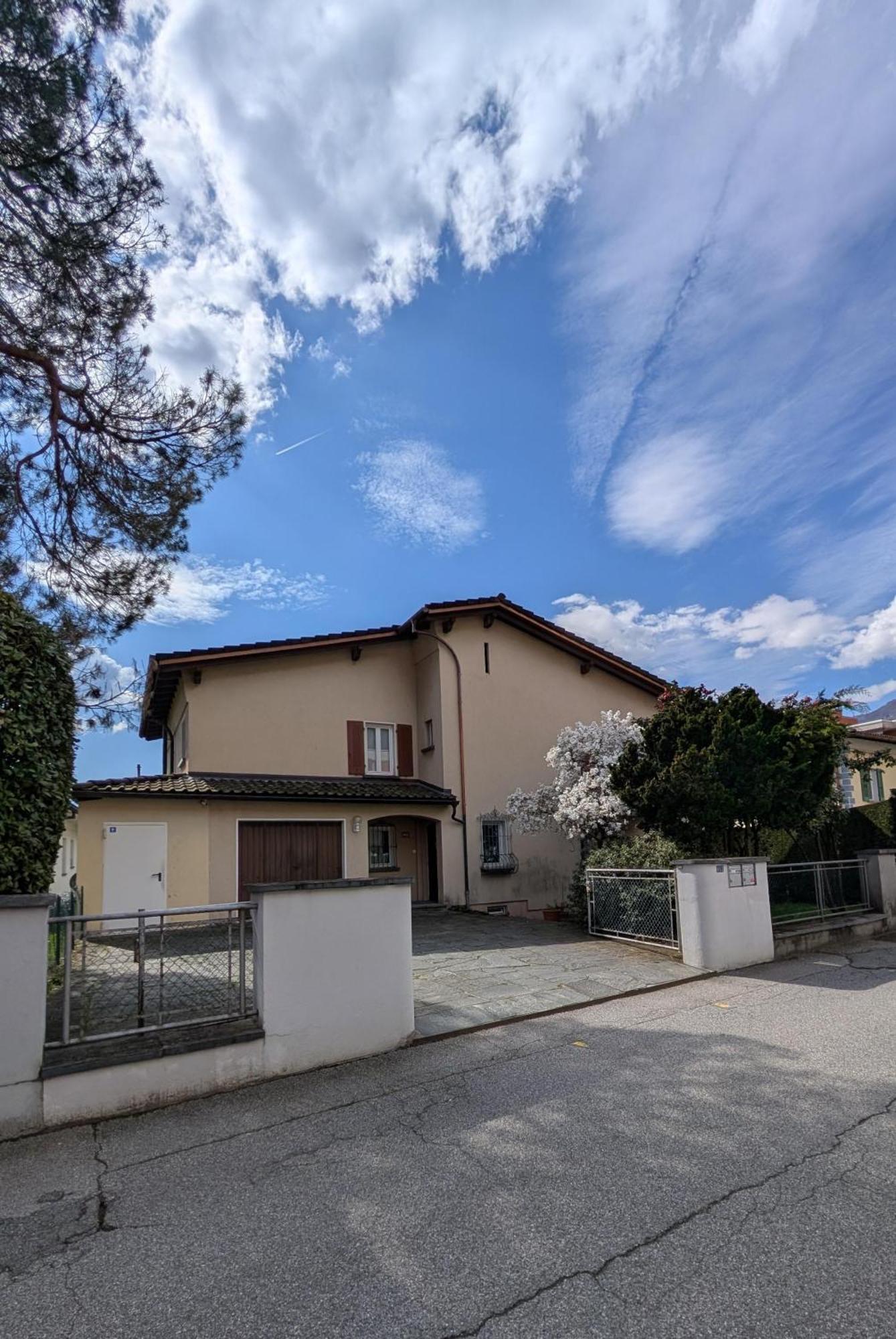 Locarno, Casa Pioda - Nahe Zentrum, Mit Balkon Und Parkplatz Extérieur photo